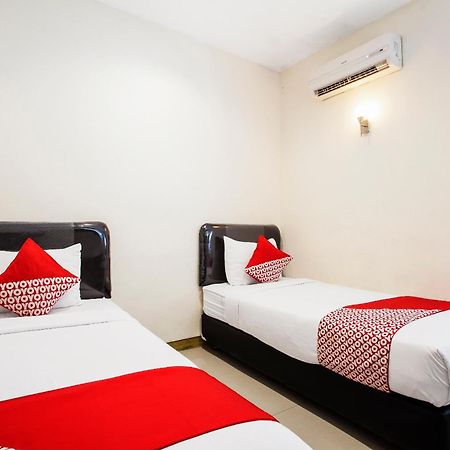 Hotel O Genteng Near Genteng Market Formerly Uno Hotel Surabaya Eksteriør bilde