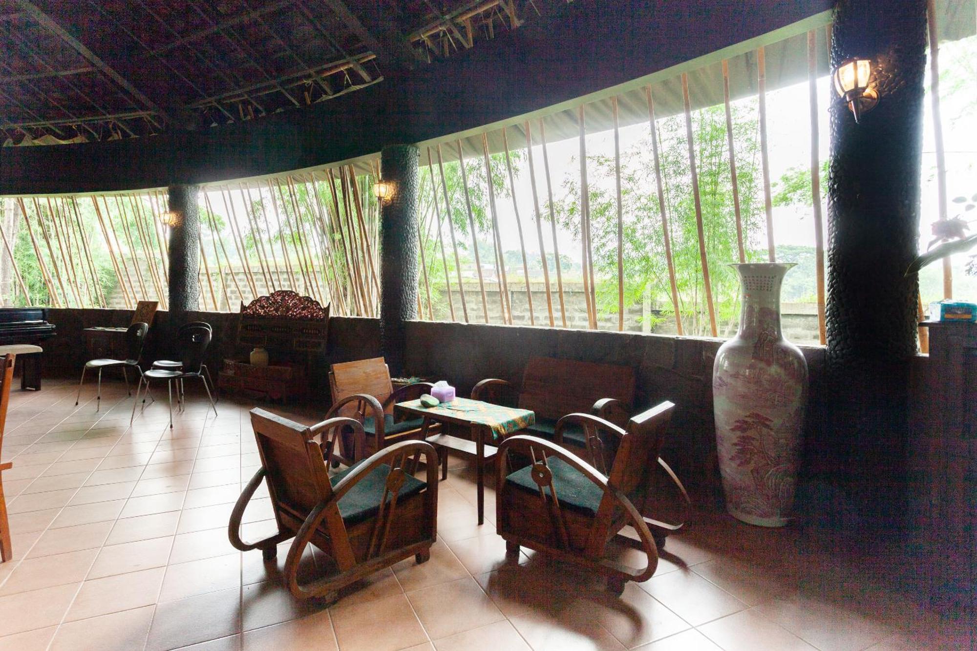 Hotel O Genteng Near Genteng Market Formerly Uno Hotel Surabaya Eksteriør bilde