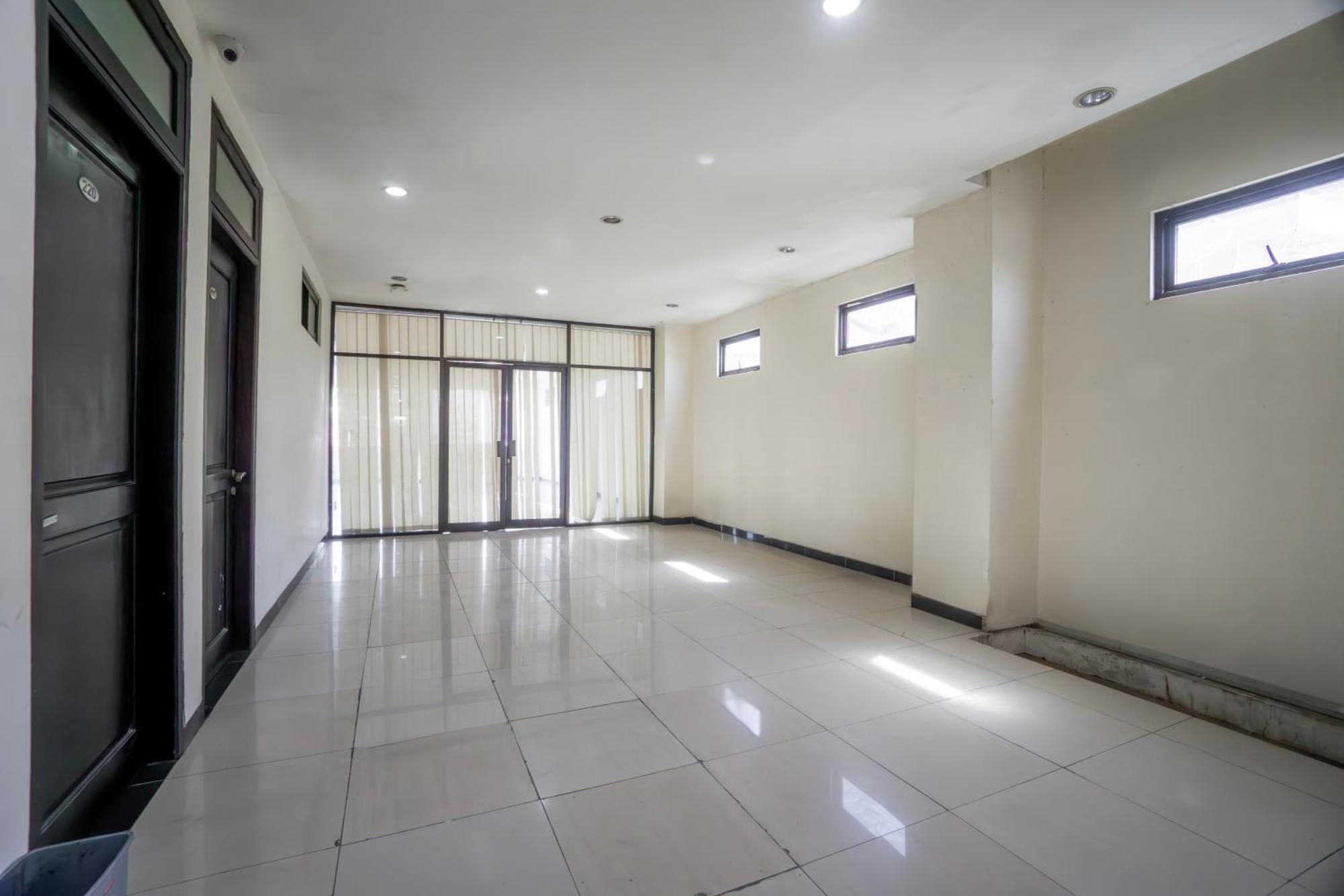 Hotel O Genteng Near Genteng Market Formerly Uno Hotel Surabaya Eksteriør bilde