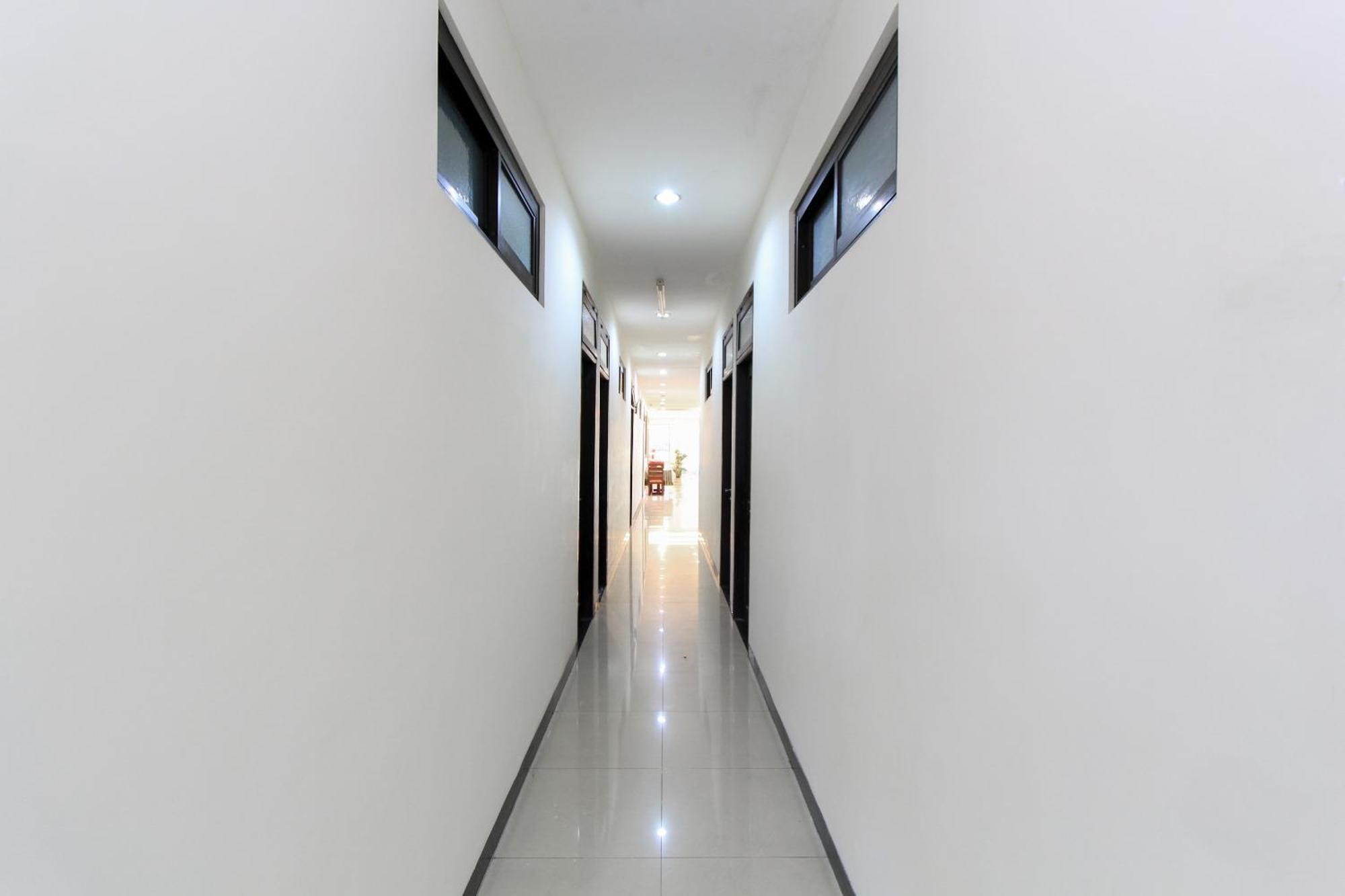 Hotel O Genteng Near Genteng Market Formerly Uno Hotel Surabaya Eksteriør bilde
