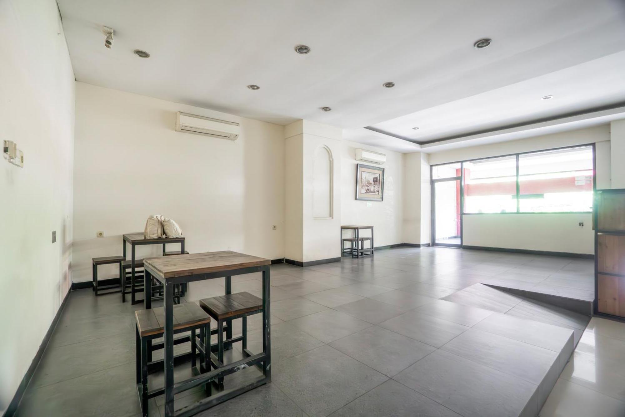 Hotel O Genteng Near Genteng Market Formerly Uno Hotel Surabaya Eksteriør bilde