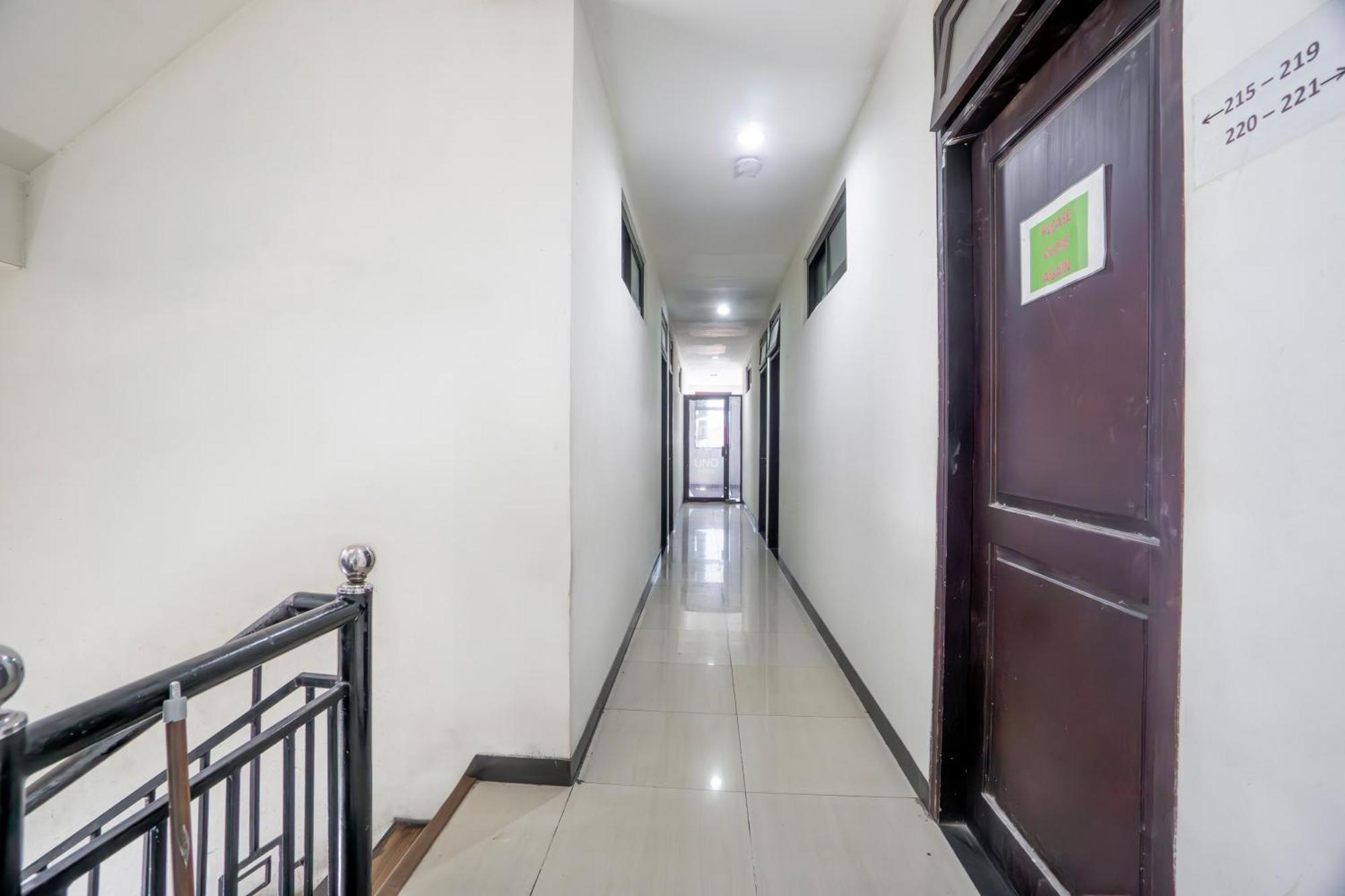 Hotel O Genteng Near Genteng Market Formerly Uno Hotel Surabaya Eksteriør bilde
