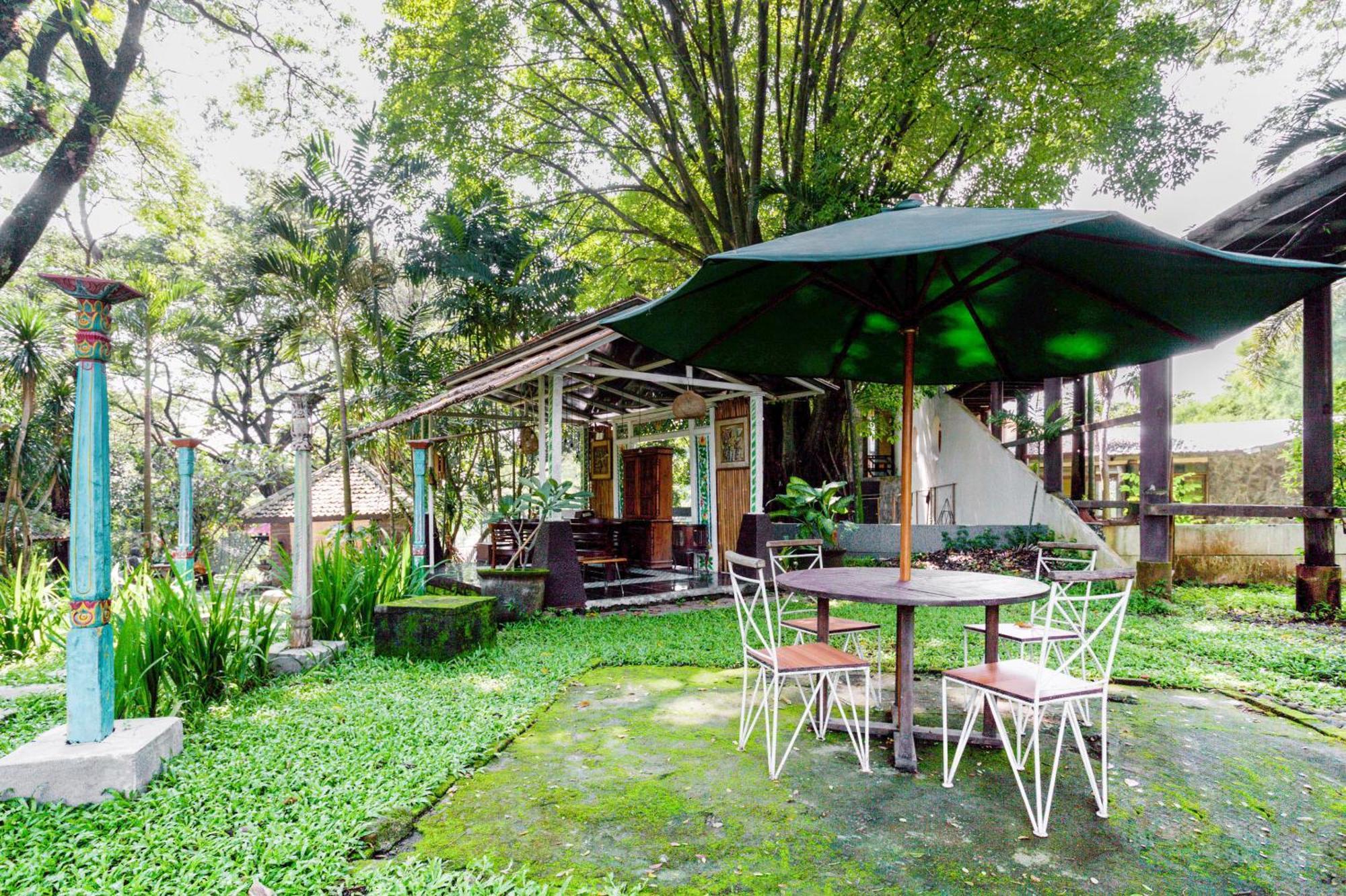 Hotel O Genteng Near Genteng Market Formerly Uno Hotel Surabaya Eksteriør bilde